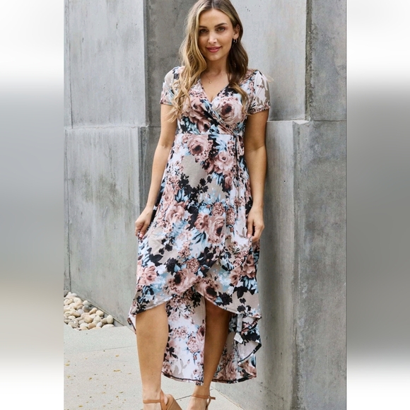 HEIMISH USA Dresses & Skirts - HEIMISH USA Mocha Floral Peint Wrap Maxi Dress Size Small